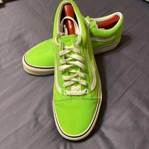 NWOB men’s size 10 D Neon Green Shoes Off The Wall with white laces.